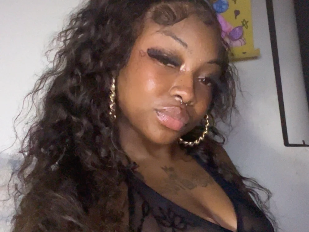 Cocochanel4567's Offline XXX Chat