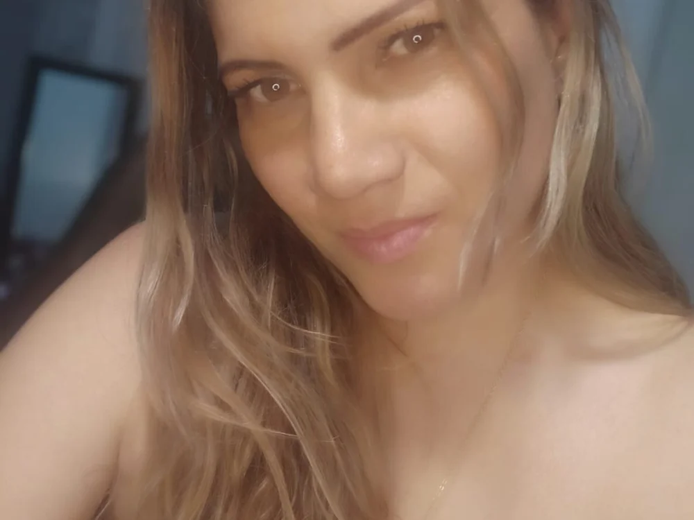 SabrinaSweet222's Offline Chat Room