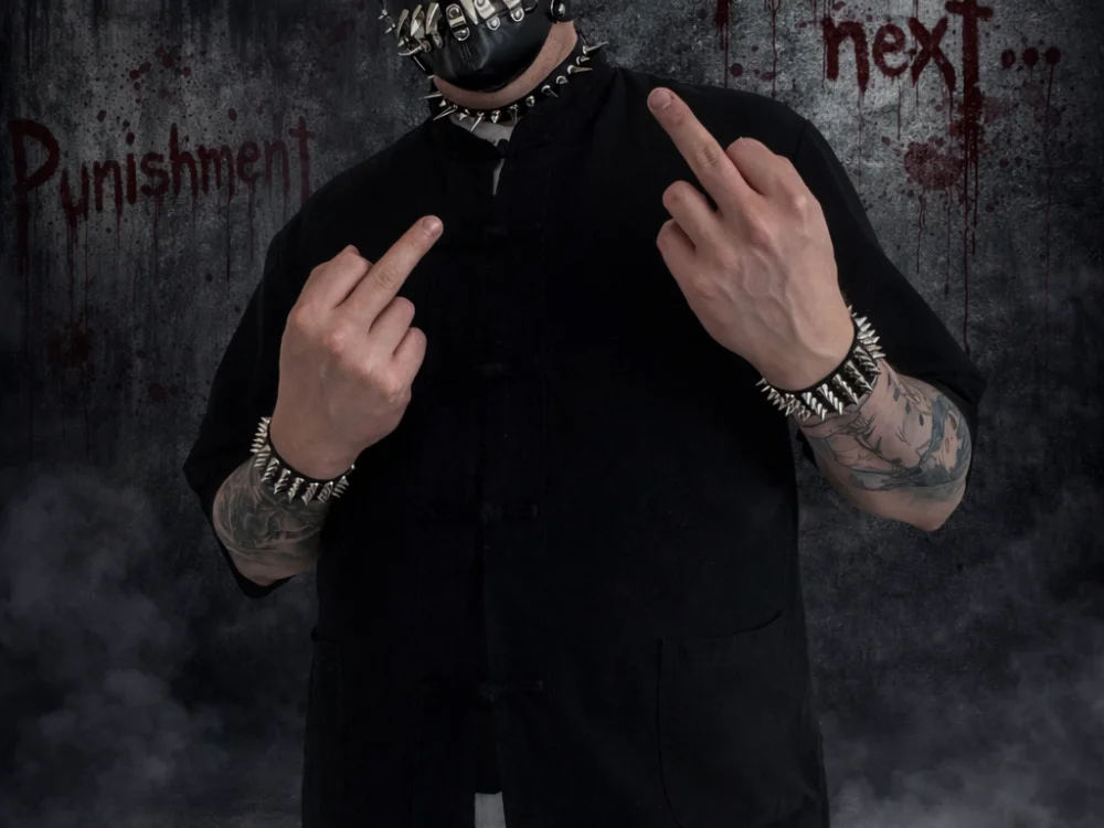 NoirWarden: συνομιλία ΧΧΧ εκτός σύνδεσης