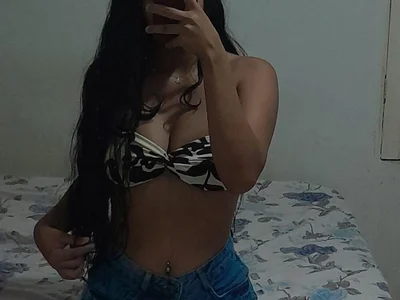 selena_mia on StripChat