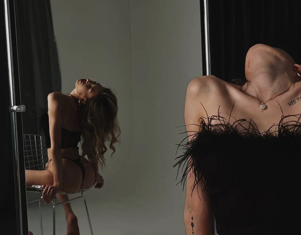 monica_gucci's Offline XXX Chat