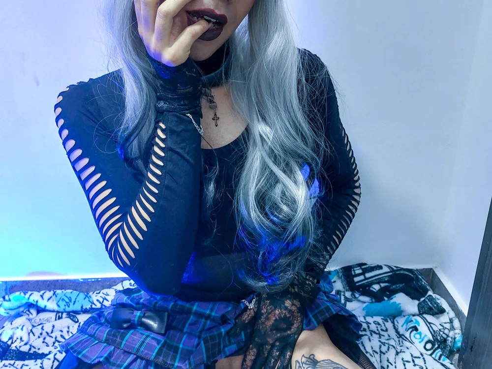 isabella_exe's Offline XXX Chat