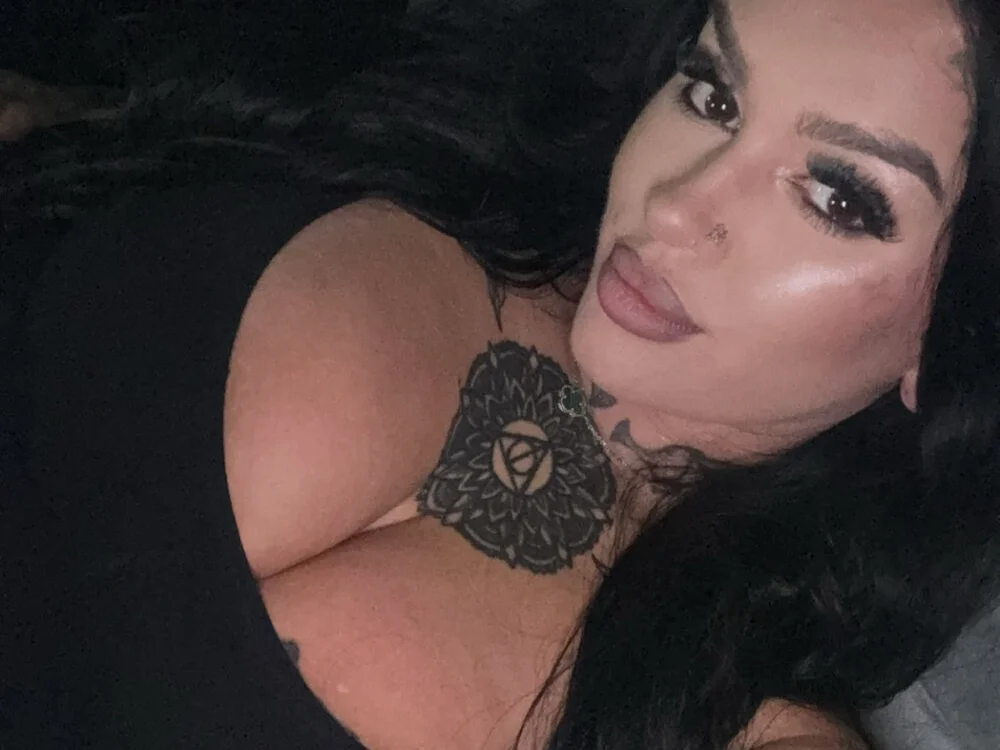 tempzzz12 Adlı Modelin Çevrimdışı XXX Sohbeti