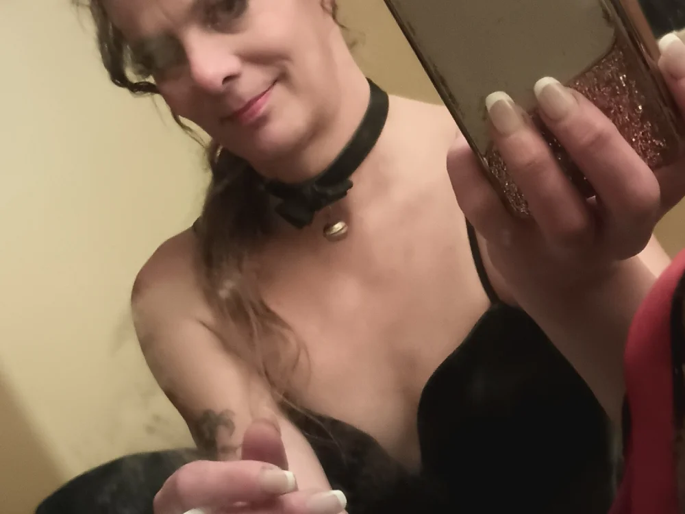 Elsajane420's Offline Chat Room