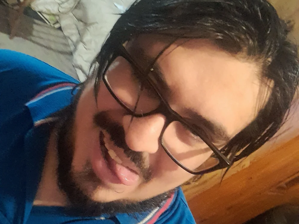Patoo93's Offline Chat Room