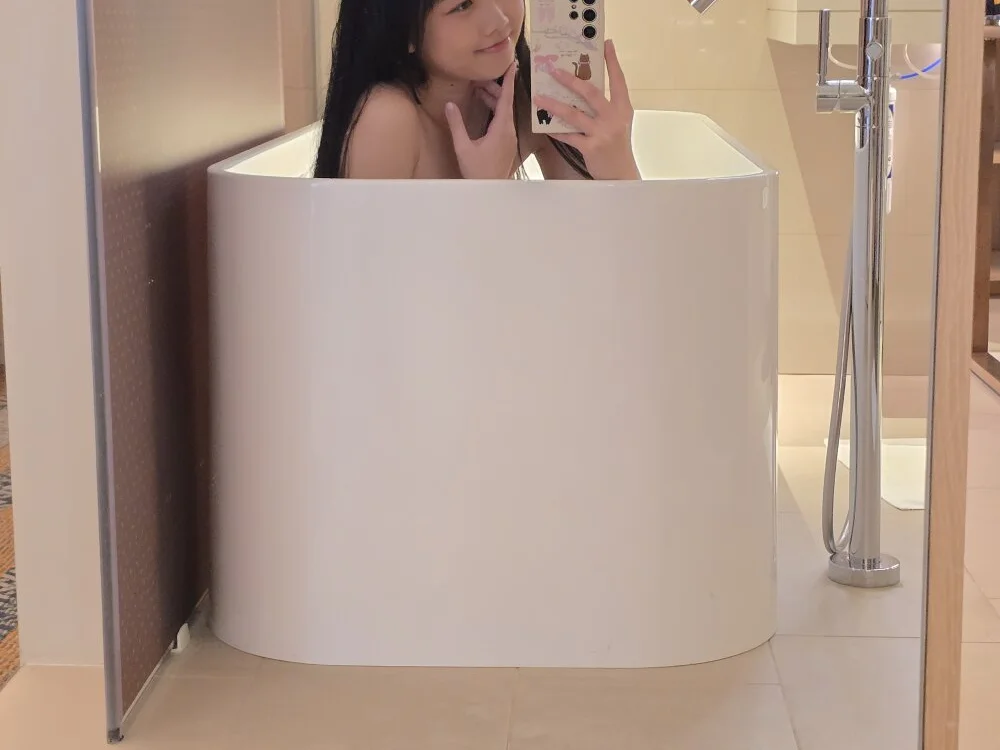 lirz06 Offline XXX-chat