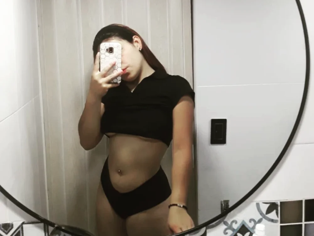 Candybloom16-03's Offline XXX Chat