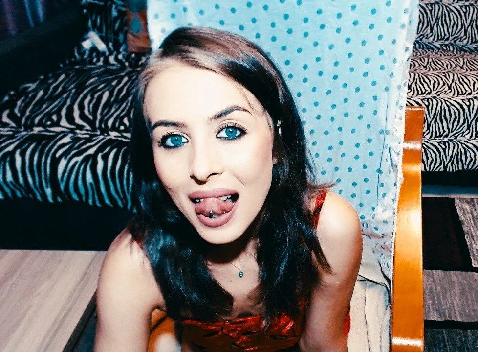 Kassie95's Offline Chat Room