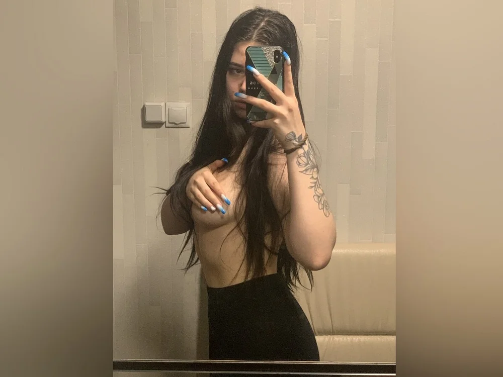 MilkaFlirt's Offline XXX Chat