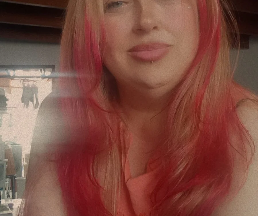 MilfArlet Adlı Modelin Çevrimdışı XXX Sohbeti