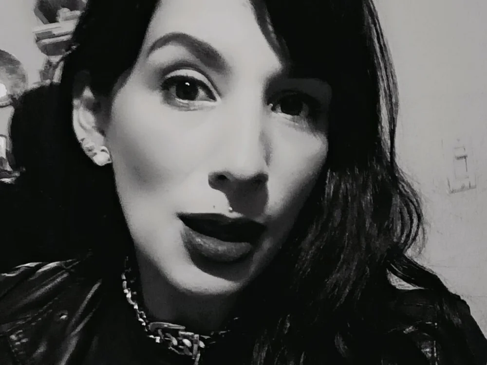 Ariadna_bondmaid 即時 XXX 聊天