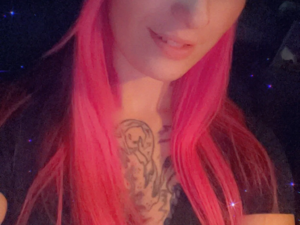 chaoticbarbie93's Offline Chat Room