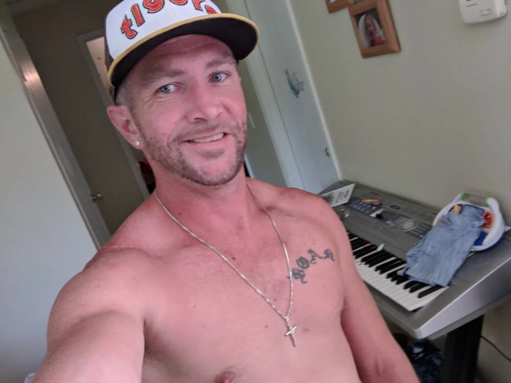 Handsome_HammerCock: офлайн-секс-чат