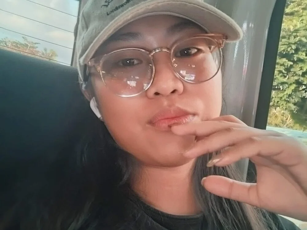 angelpinay44 Obrolan XXX Offline