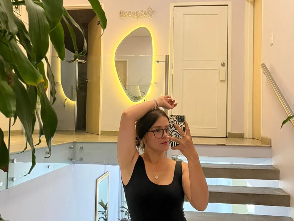 aleessiia: офлайн-секс-чат