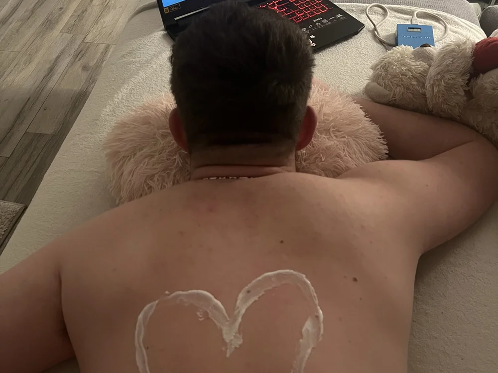 Lovesex028's Offline Chat Room