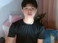 yourhotasiandoms's webcam live show