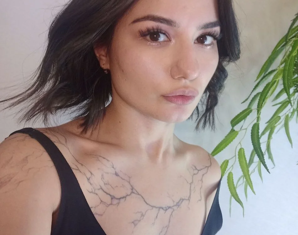 Dark_Moni Offline XXX Chat