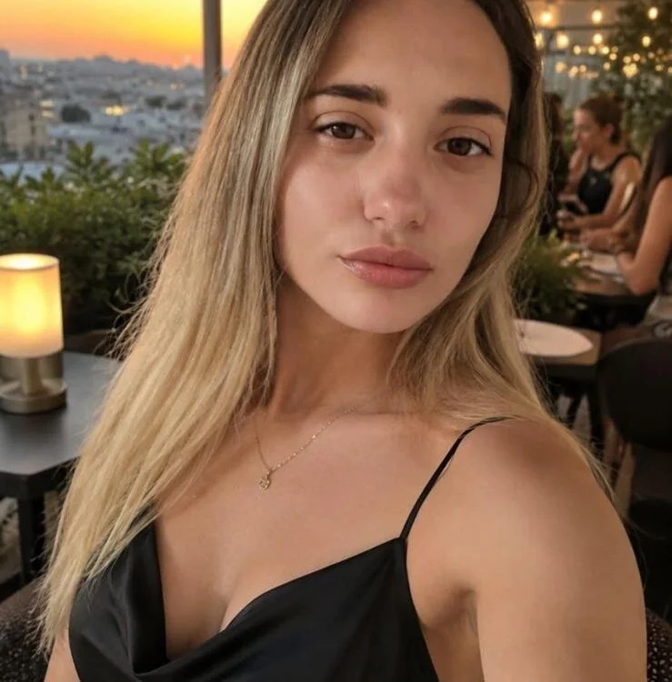 airam95n Offline XXX chat