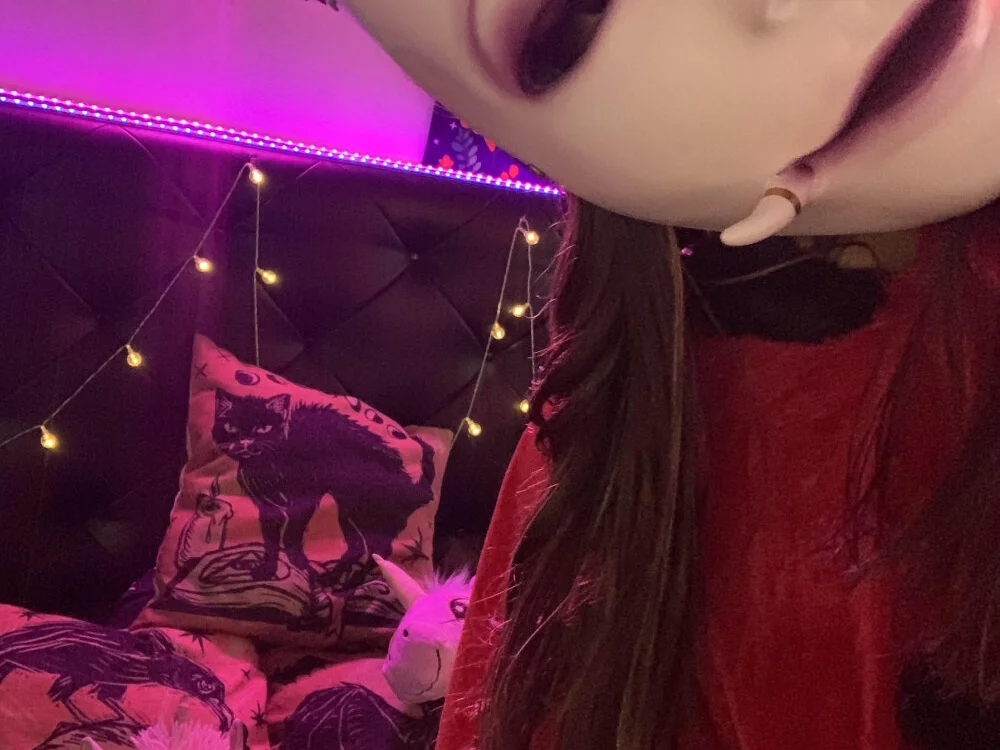 dinirain7's Offline XXX Chat