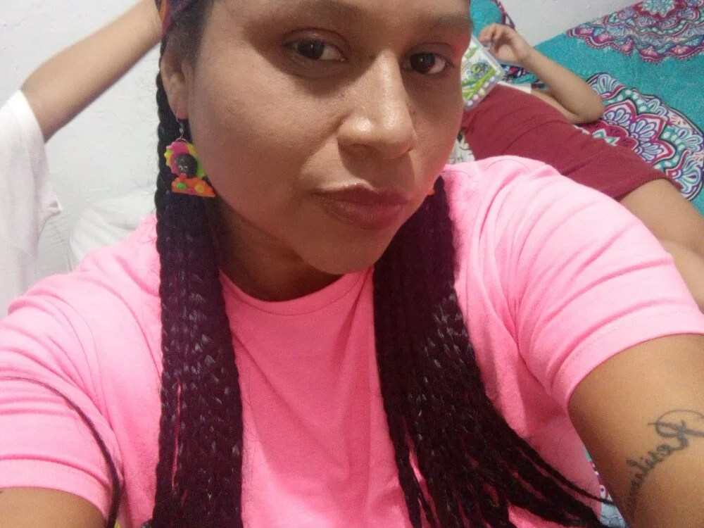 Kittyoficiall Adlı Modelin Çevrimdışı XXX Sohbeti