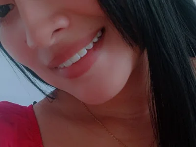 Profile of Mia_and_Jhon