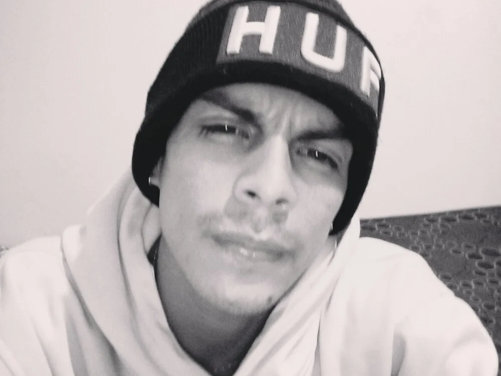 Loulian09's Offline XXX Chat