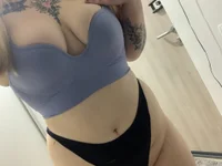 Greeenfriends6969's webcam live show