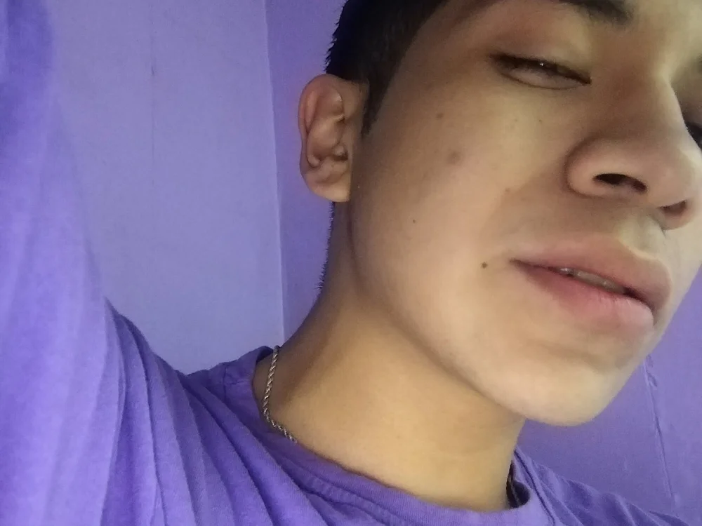 xyahstyrone Offline XXX-chat