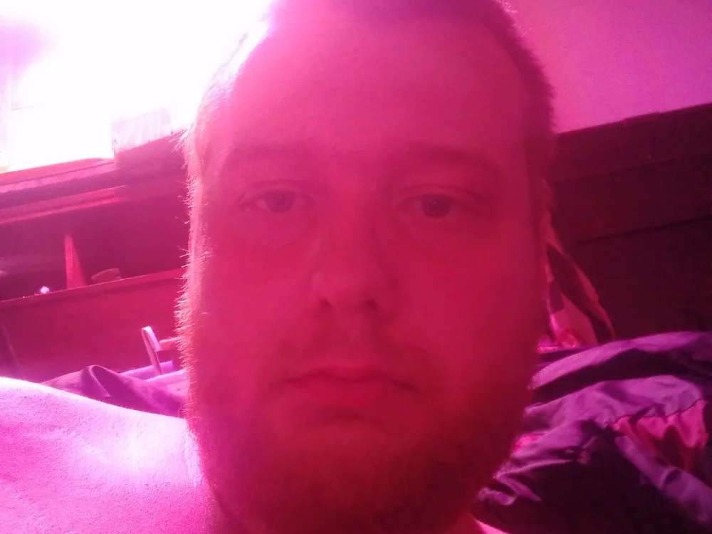 ItsjustI's Offline Chat Room