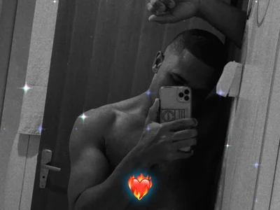 SeuPretoRaro Male Footjob Nude Cam
