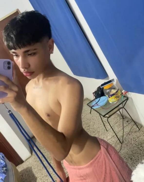 KaelenStorm Offline XXX-Chat