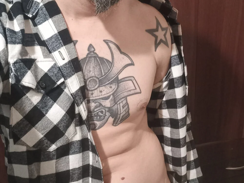 ozzypsico13 Adlı Modelin Çevrimdışı XXX Sohbeti