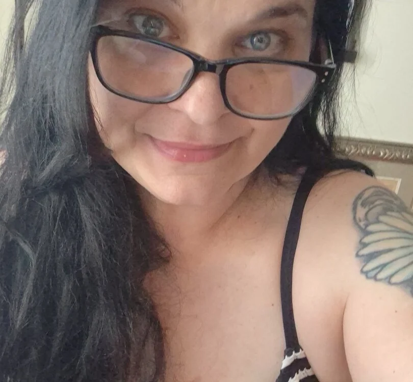 GeeKnee – Offline XXX chat