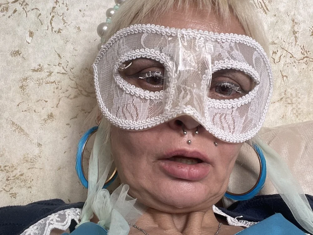 Gardener_of_Illusionsn Offline XXX chat