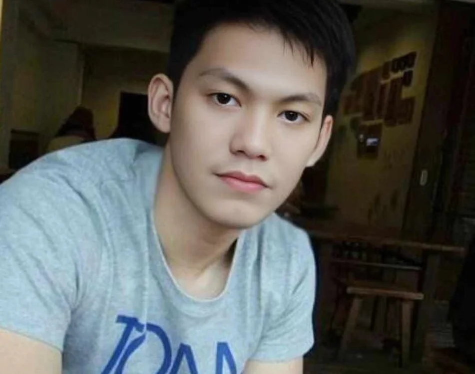xNAUGHTYBOY18x's most recent online preview