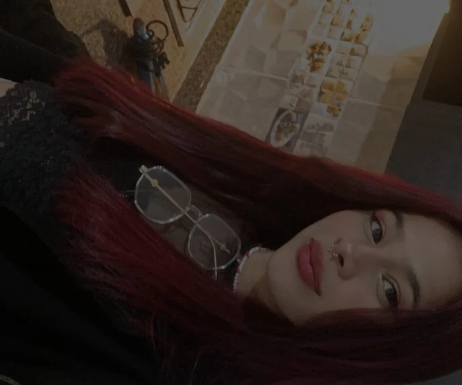 Moollylewis18 offline XXX-chatje