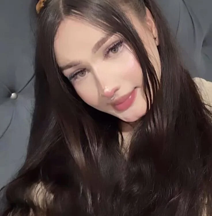 Miley_Bakern Offline XXX chat