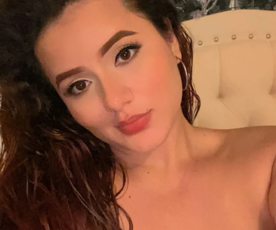 bustyluciana_____'s Offline XXX Chat