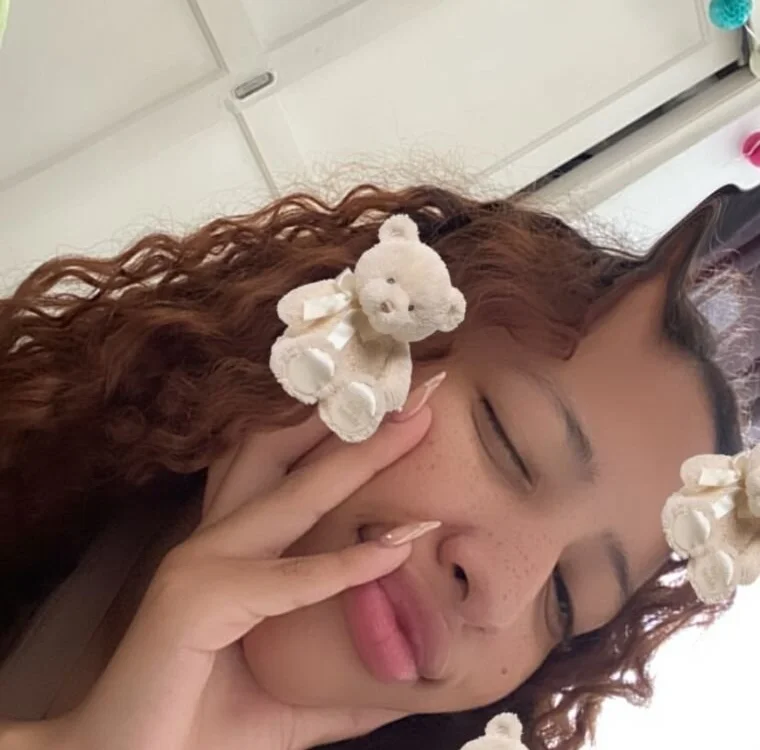 eira_rose's Offline Chat Room