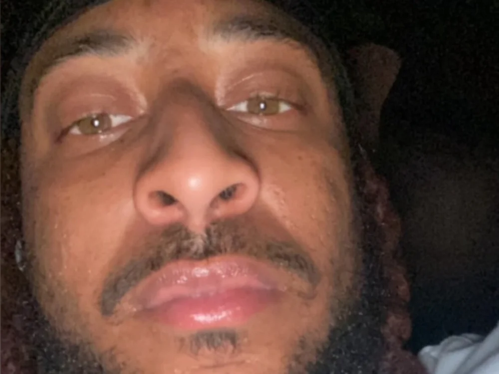 Look4ThaHook's Offline Chat Room