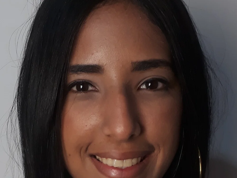 Daniela_garrinton's Offline Chat Room