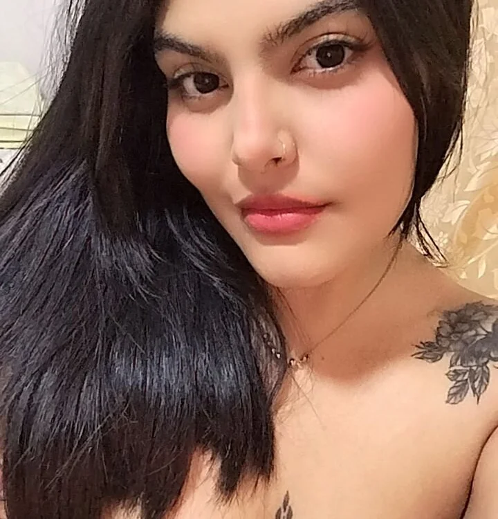 lucelly__ Adlı Modelin Çevrimdışı XXX Sohbeti