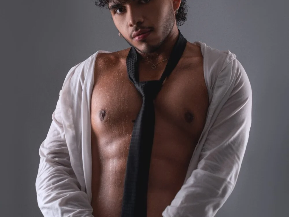 AlexanderJordan Offline XXX-chat