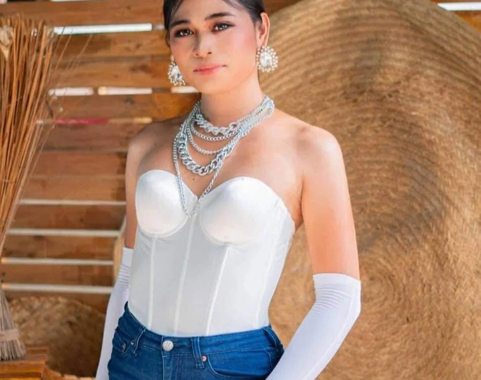 GirlGiftedCockTs offline chatrum