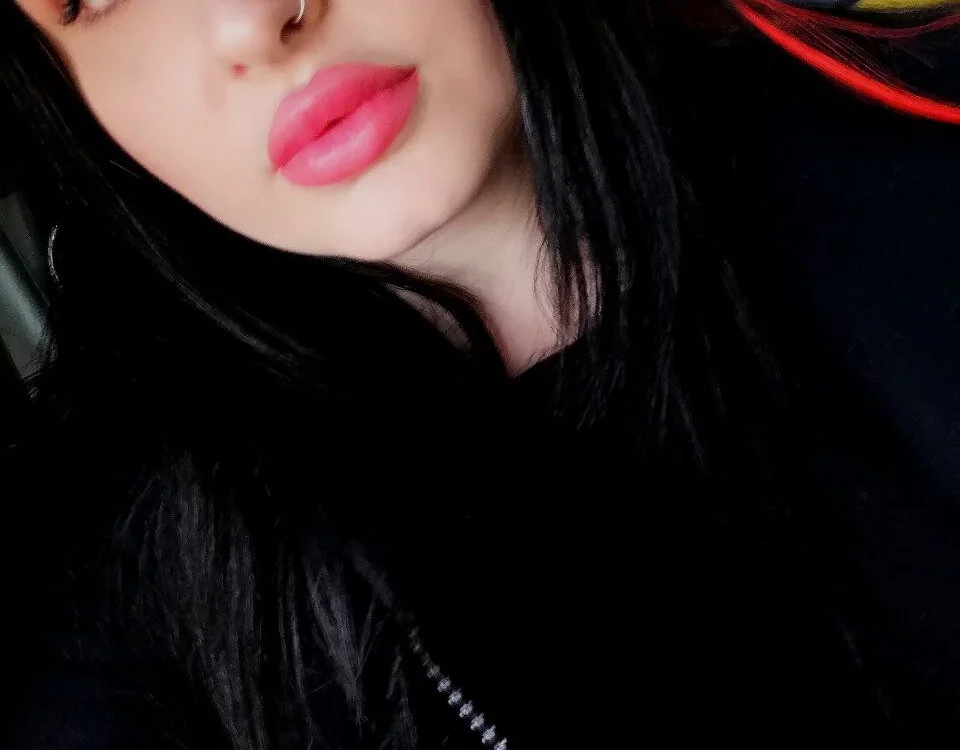 Kitty_Jones' Offline XXX Chat