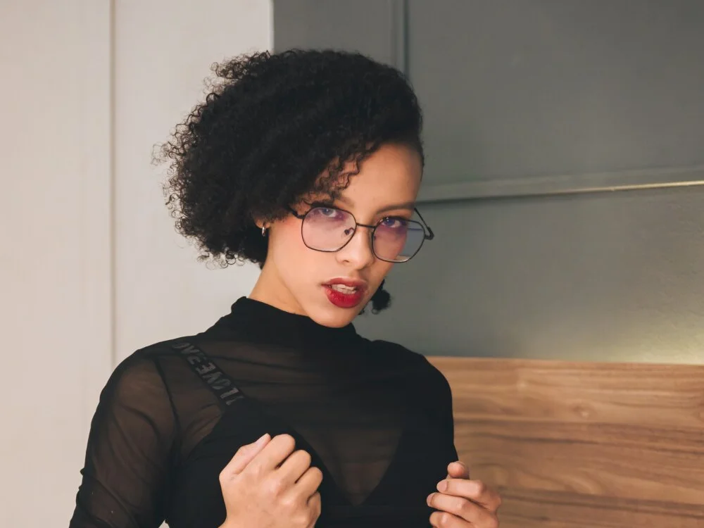 sophie_rojas 離線 XXX 聊天