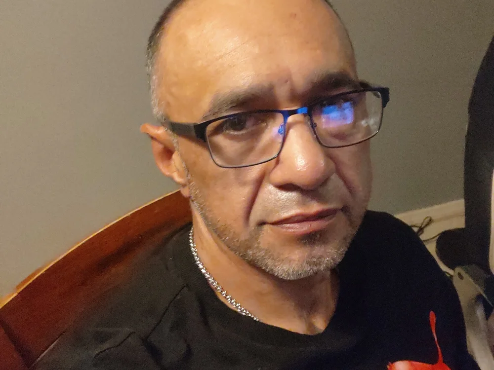 LatinH713's Offline Chat Room