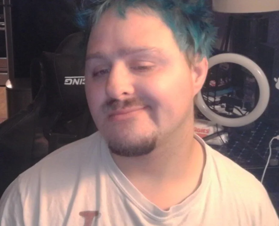 KInkysub415 Offline Chatraum