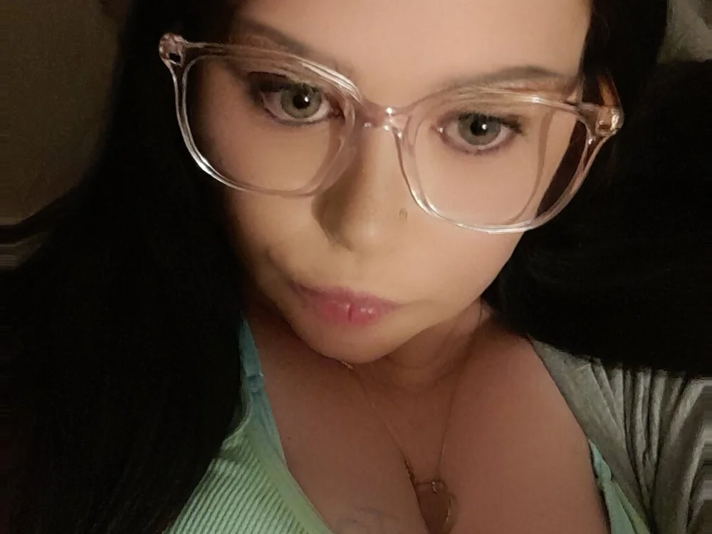 Chubbytits13's Offline Chat Room